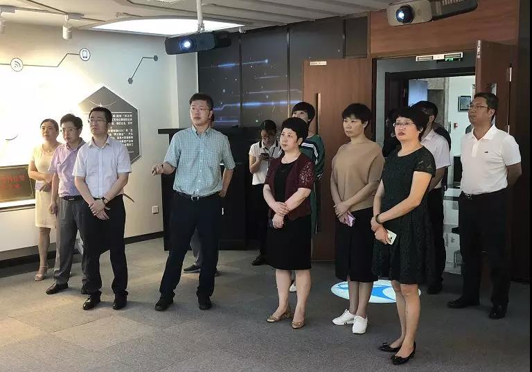 湖(hú)北(běi)省十堰市(shì)副市(shì)長(cháng)劉運梅一(yī)行(xíng)來(lái)悅達數(shù)夢考察調研